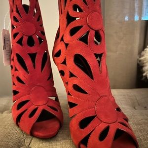 GIUSEPPE ZANOTTI
Blood High Heels Never Worn